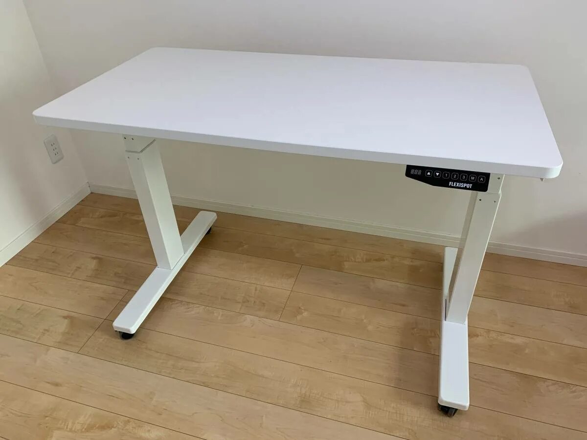 Стол поднимающийся вверх. Desk stand на стол. Ergotron workfit-c. Стол-трансформер ergo-desk. Стоячие столы для офиса.