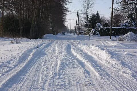Снег с участка на дорогу