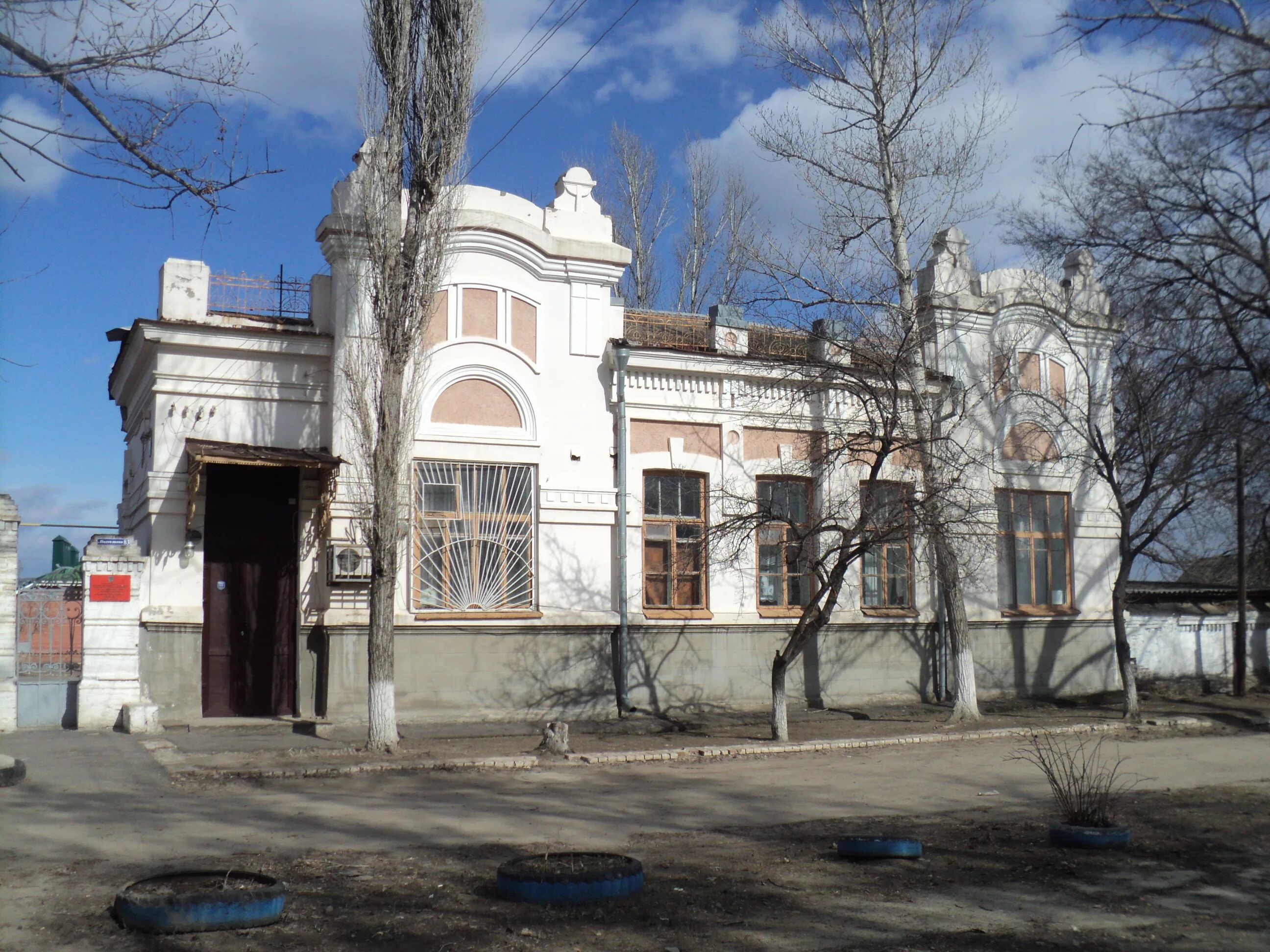 Старый каменск шахтинский. Старинные здания Каменск Шахтинский. Штаб Южного фронта Каменск Шахтинский. Станица Каменская Ростовская область. Улица Лермонтова Каменск Шахтинский.