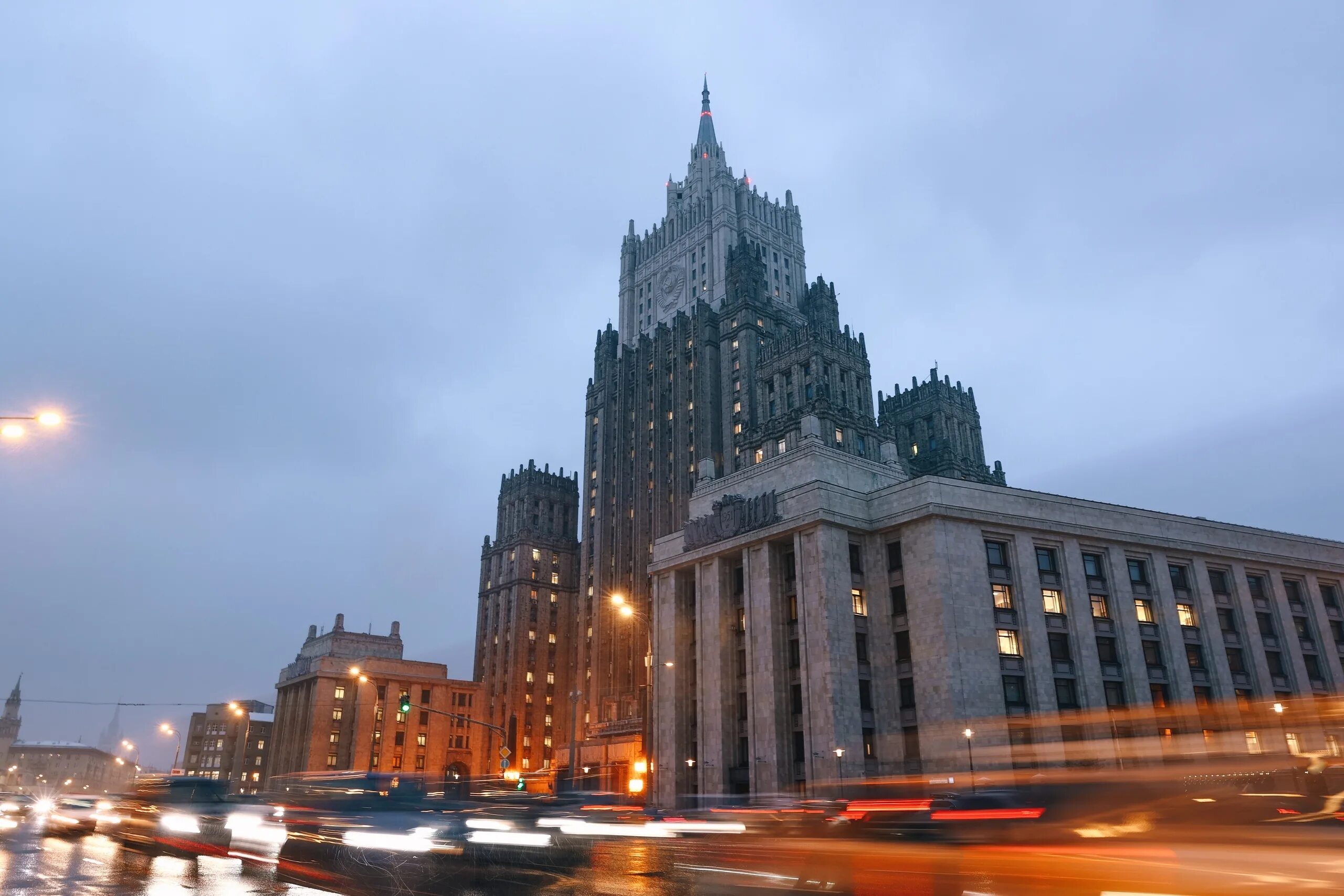 Учреждения иностранных дел. Здание мид(министерство иностранных дел) рф. здание мид рф, москва. министерство иностранных дел российской федерации здание. мид иностранных дел в москве.