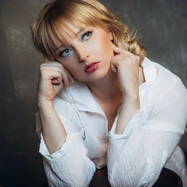 Актриса Ольга Чурсина - белокурая звезда "Проклятого рая" и её судьба, брак с ак