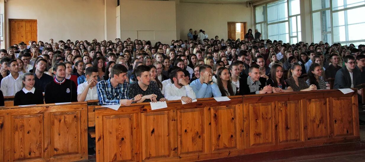 Медицинский университет горького. Донецкий национальный медицинский университет им. м. Горького. Донецкий медицинский университет им Горького ДНР. Кухто Донецкий медицинский университет. Донецкий университет Горького выпускники.