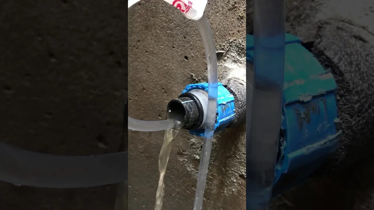 Замерзла вода в доме. Отогрев водопровода под землей пнд труб. отогрев пнд трубы. замёрзший водопровод в земле. разморозило трубу пнд.