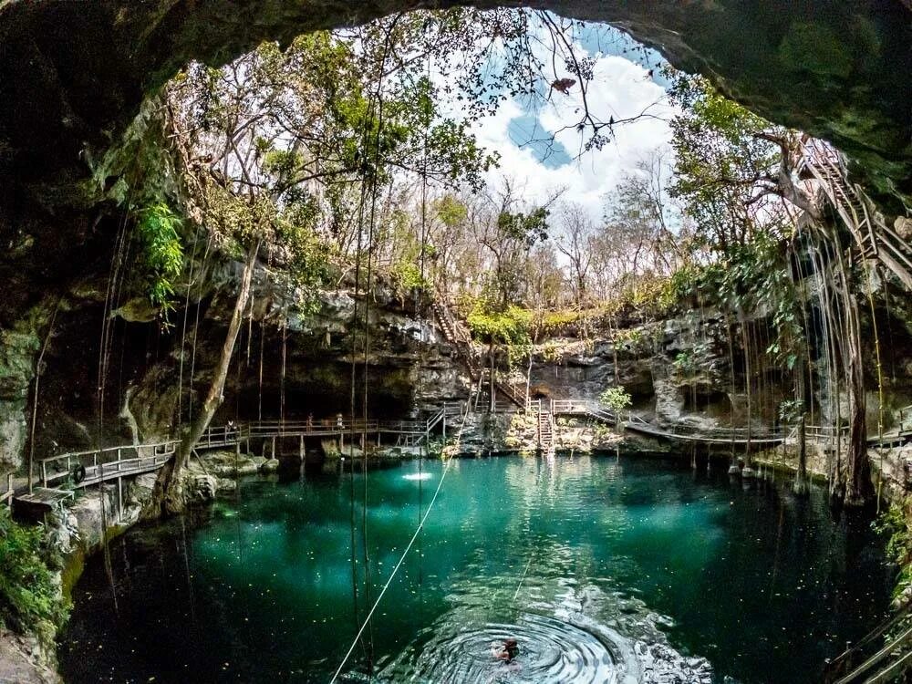Озеро сенот ик-киль, мексика. Колодец сенот ик киль, мексика. Сеноте ик киль юкатан. Сенот ик-киль мексика. Синоды где.
