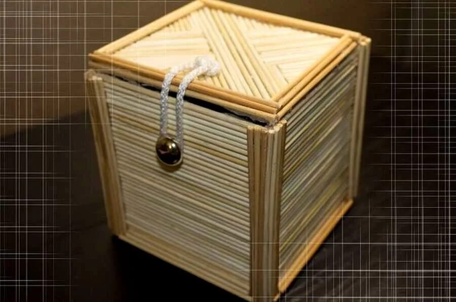 Ящичек из палочек для мороженого. Из коробки и шпажки. Шкатулка из шпателей медицинских. Шкатулка из палочек для мороженого. Шкатулка из палочек от мороженого.
