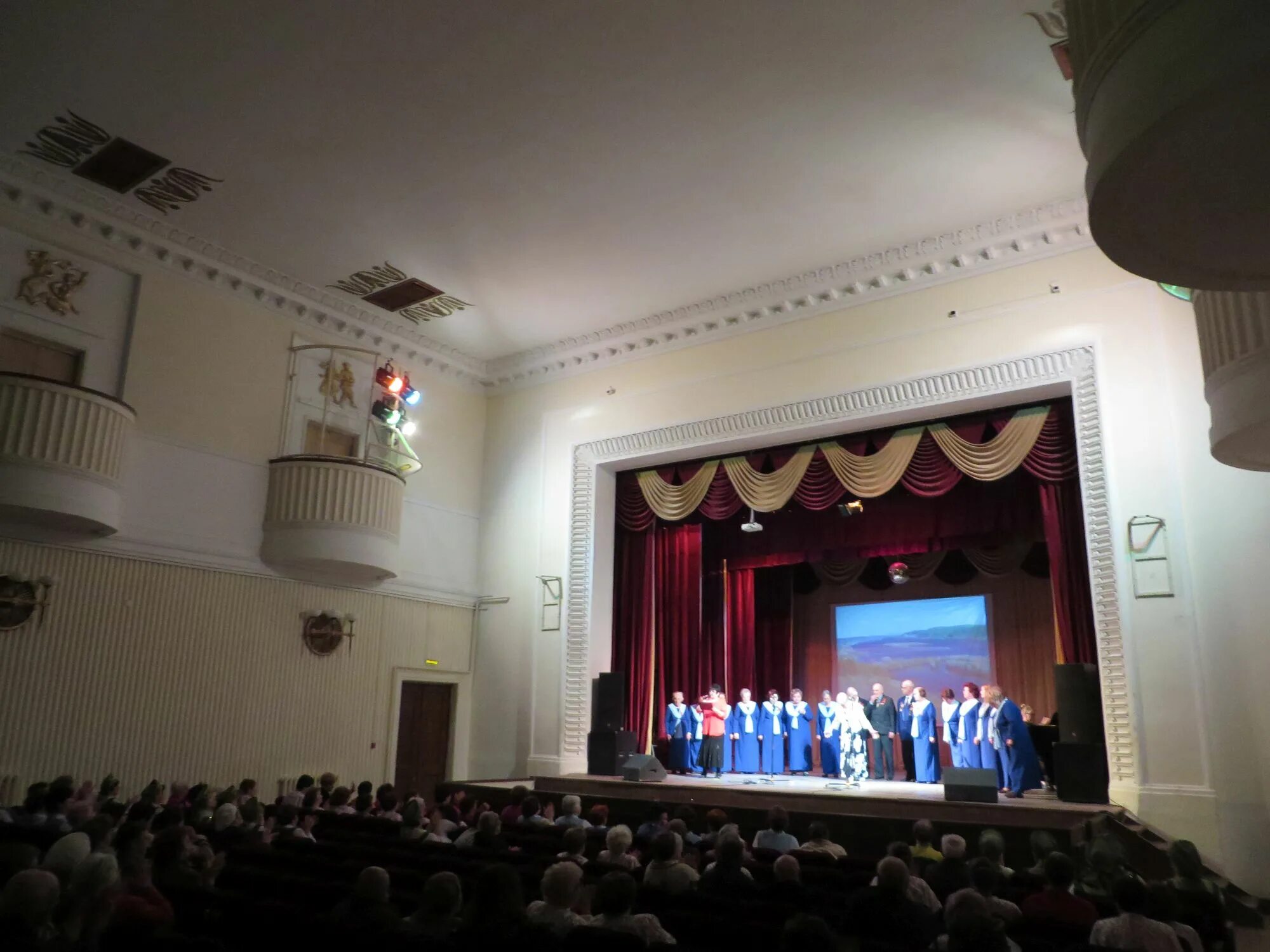 дворец культуры чайка феодосия.