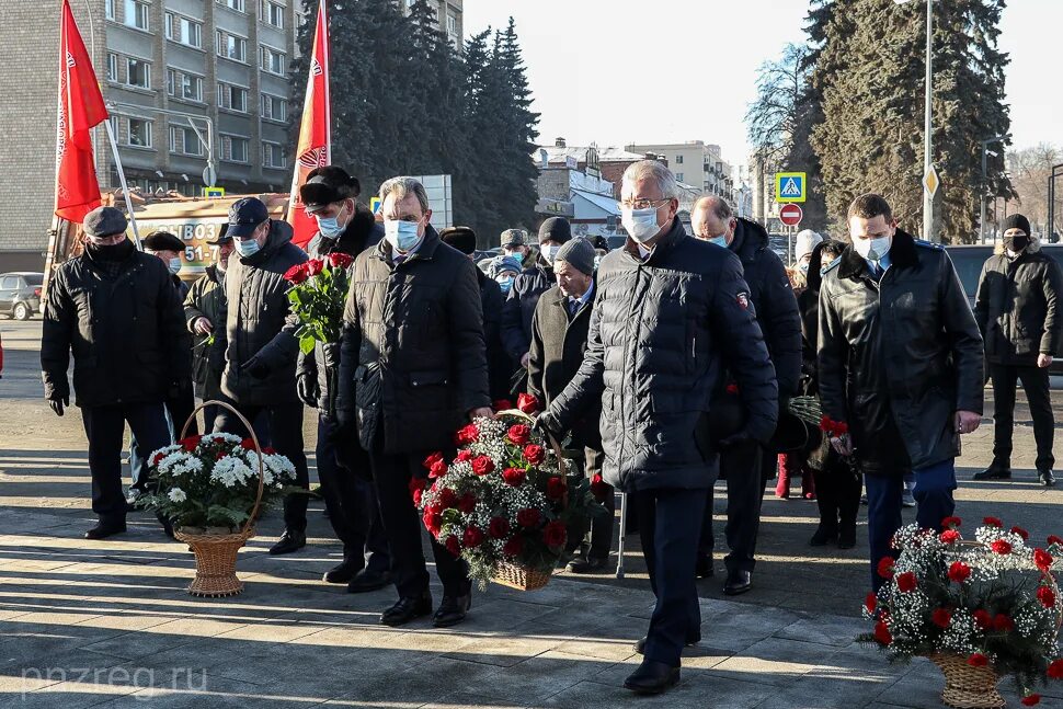 Стела Слава героям Пенза. Герои России 9 декабря. День героев Отечества в 2020 году. Девятое декабря день героя Пенза. Декабрь день героев россии