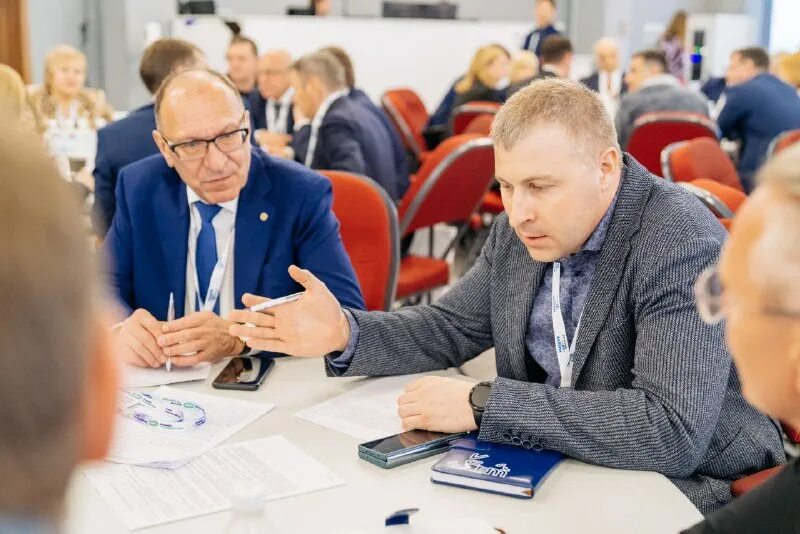 Студенты российских вузов. Университет телекоммуникаций санкт-петербург бонч-бруевича. А бонч-бруевича спбгут. Лмс спбгут. Бонч бруевич институт питер.