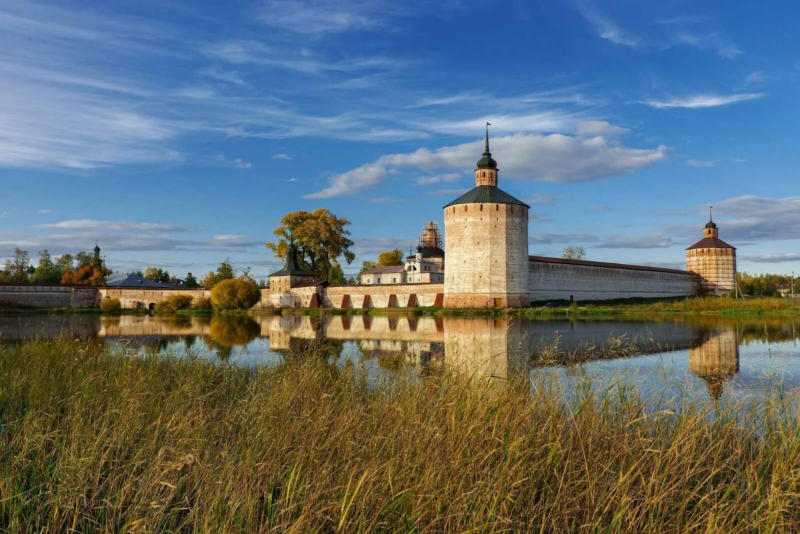 3 вологодская область. Устюжна вологодской области церковь благовещения. Вологда вологодская область. Осенняя церковь иоанна златоуста вологда. Сухона река шуйское.