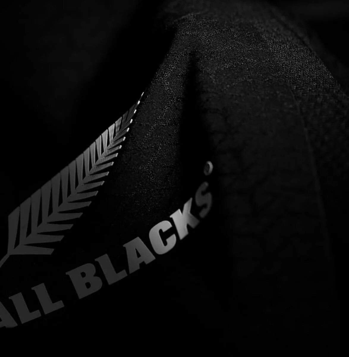 Почему логотипы становятся черными. All Blacks логотип. All Blacks заставка. All Blacks заставка на телефон. All Blacks толстовка.