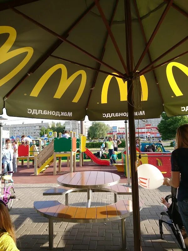 Макдональдс казань южный. Макдоналдс елабуга. Вкусно и точка новочебоксарск. Макдоналдс новочебоксарск. Робин сдобин воронеж 2023.