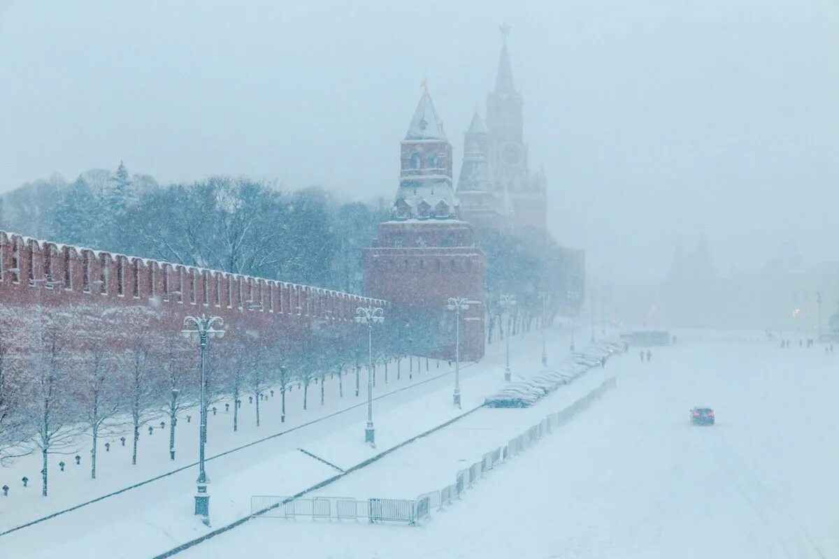 Москва снегопад 2021. Снегопад в Москве 13 февраля 2021. Сильный снегопад в Москве 2021. Снегопад в Москве в феврале 2021.