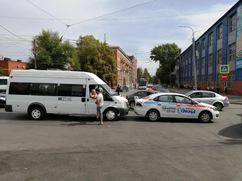 Маршрутное такси Саратов. Нурлатские таксисты микроавтобус. Саратов новости автобус такси. Такси Саратов недорого Фрунзенский район.