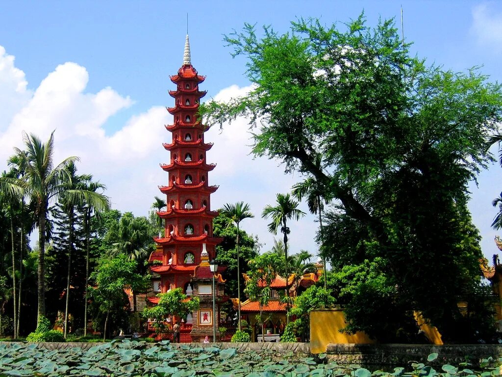 Башня ханой. Вьетнам столица Ханой достопримечательности. Пагода Чанкуок Вьетнам. Ханой Вьетнам достопримечательности. Вьетнам Сайгон храмы.