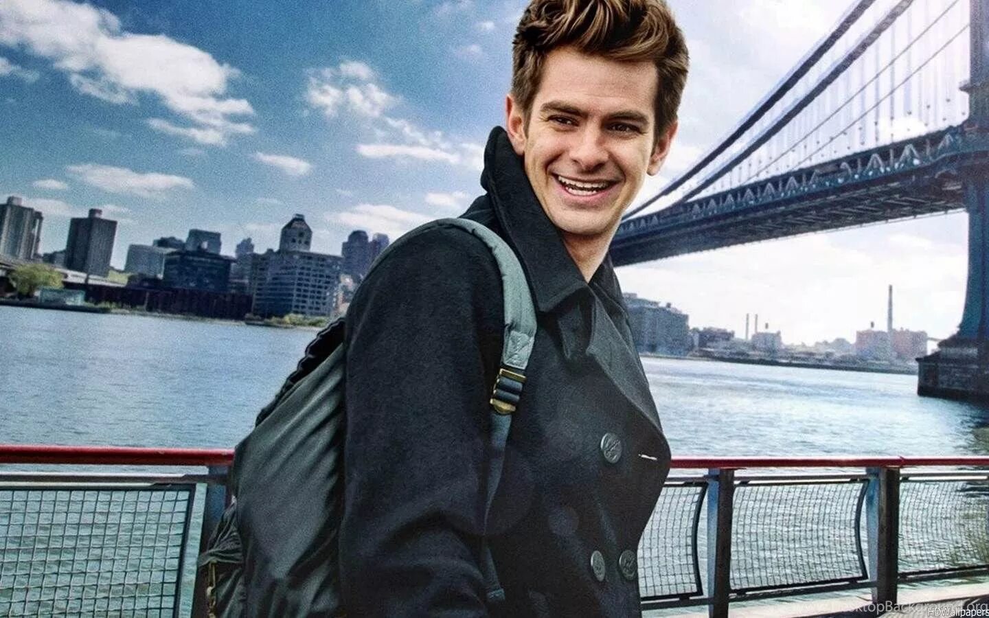 Тоби магуайр человек паук 2. Spider man 2 peter. Энди гарфилд человек-паук. Тоби магуайр человек паук. Spider man 2 peter.