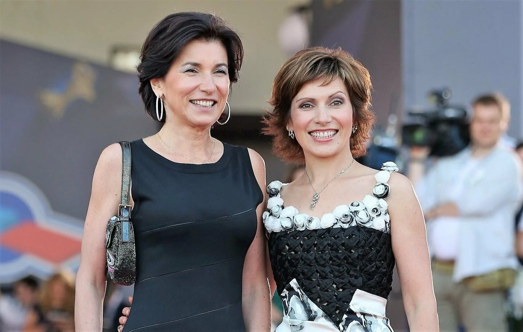 аринаавтандиловна зейналова. ира́да автанди́ловна зейна́лова. тимур самолетов сын ирады зейналовой. зейналова какая национальность. телеведущая ирада зейналова.