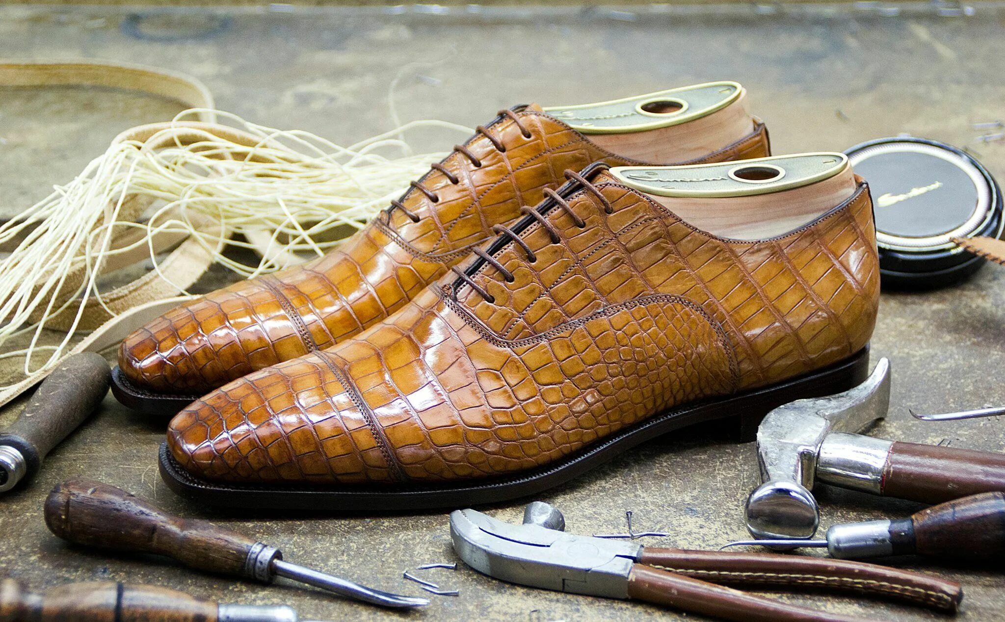 Механические ботинки. Сантони. Сантони обувь. Santoni caoutchouc обувь. Бренд Santoni итальянский обувной.