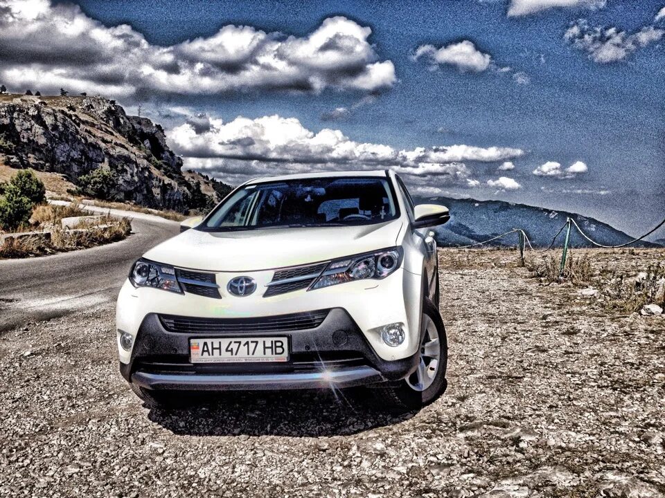 Toyota rav4 белая. Тойота рав 4 2022 белая. Рав 4 белый. Тойота рав 4 2016 белая.