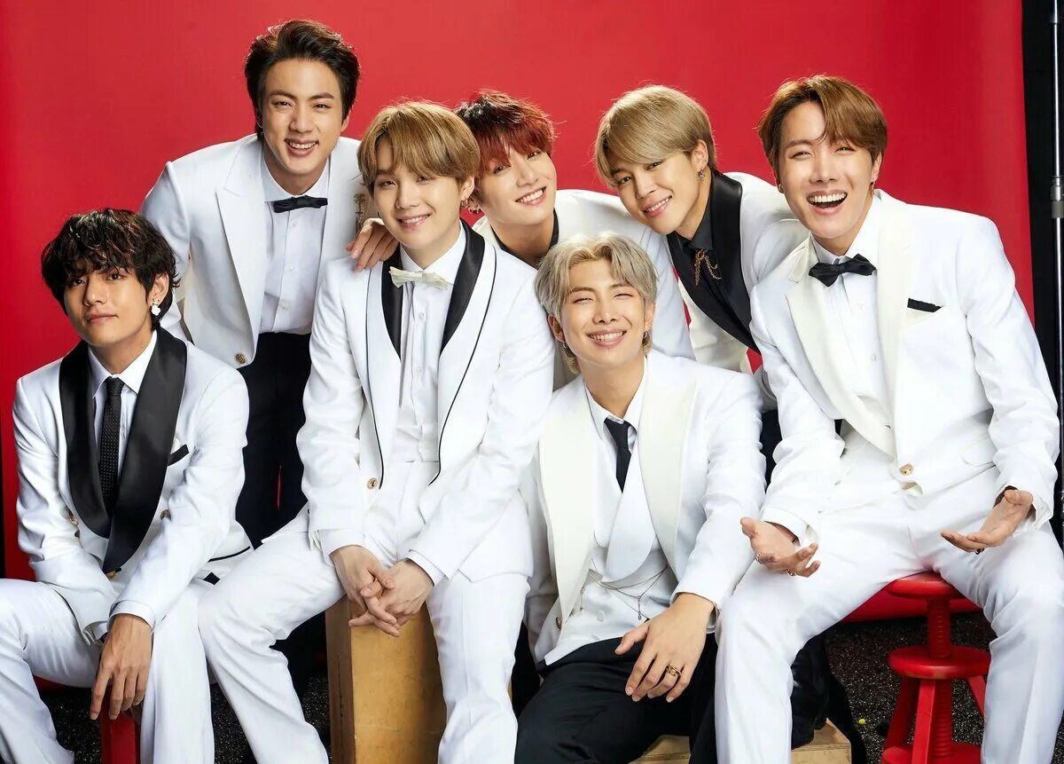 Популярный мембер бтс. Группа бтс. bts группа корейская. группа bts 2025. корейская мальчиковая группа bts.