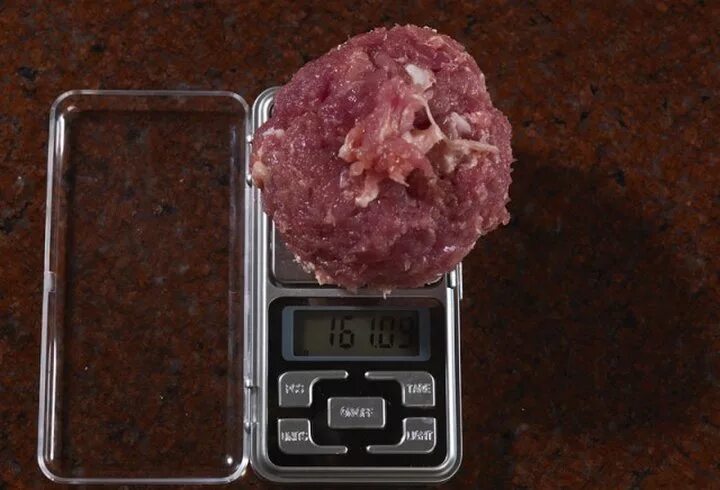 10 килограммов мяса. 100 Грамм фарша. 100 Гр мяса. 100 Грамм свинины.