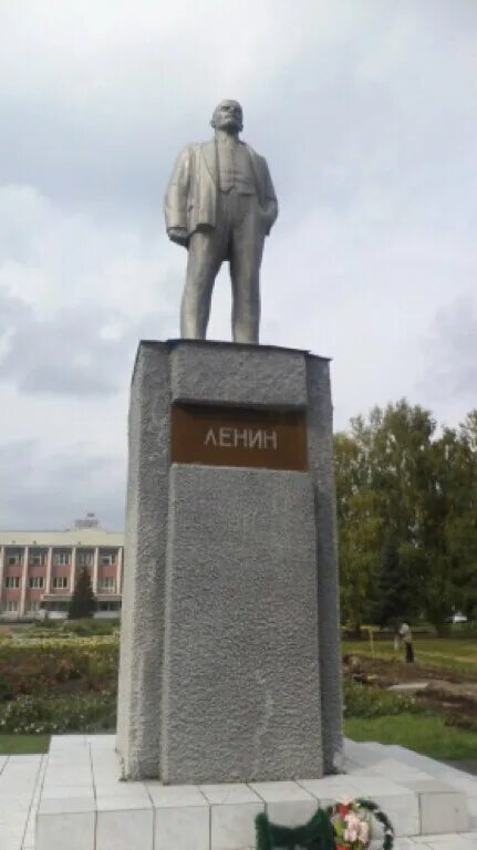 алтайский край село ключи ключевской район статуя ленина. село михайловское алтайский край. рубцовск в ссср. алтай ленин. памятник ленину на чуйском тракте.