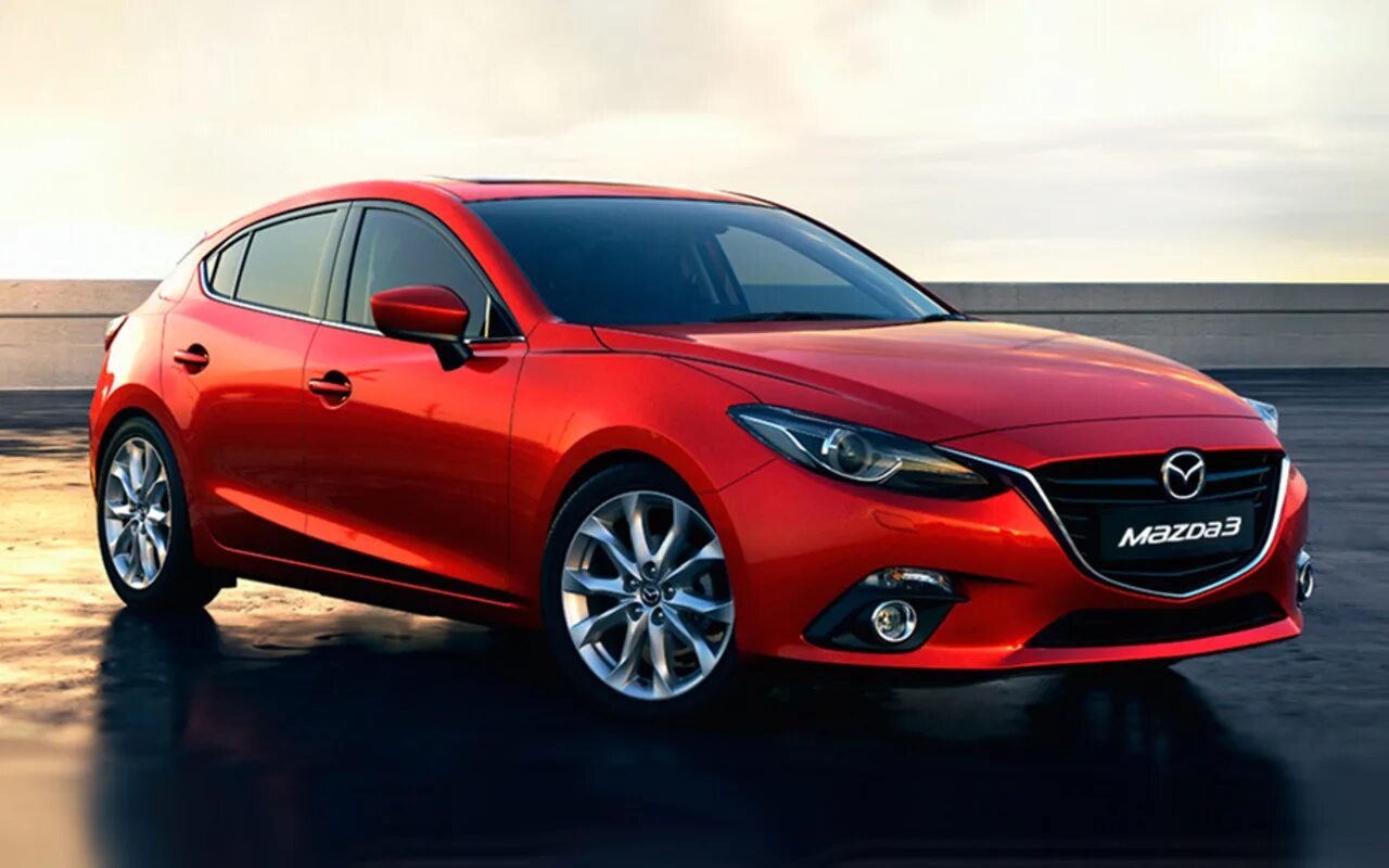 Mazda3 компакт-кар. Мазда 3 компакт кар. Мазда 6 хэтчбек красная. Mazda 3 2015.