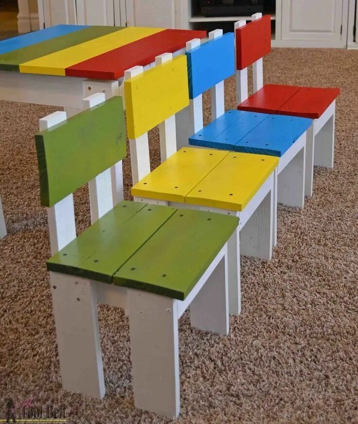 Столик для детской площадки. Столы детские для детского сада. Стол для детей из поддонов. Столы для садика
