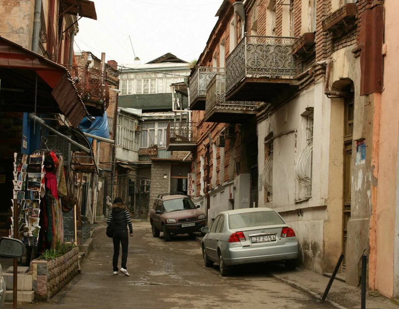 Tbilisi streets. Тбилиси улица Камо. Тбилиси улица Месхишвили. Тбилиси улица Ломтатидзе. Тбилиси улица Какабадзе.