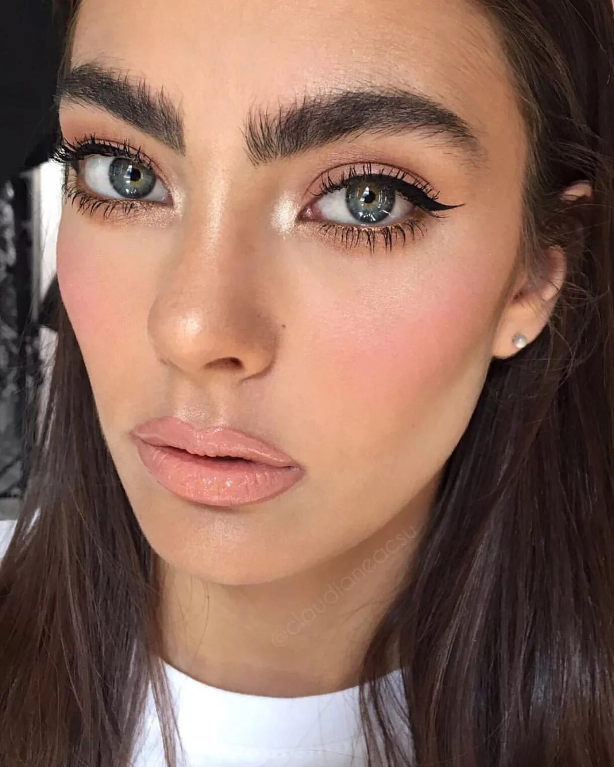 Makeup cheek