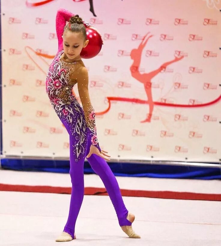 Яркие сценические костюмы. Комбинезон long sleeve unitard. Комбинезон для гимнастики. Комбинезон для девочки для выступления. Блестящий костюм для девочки.
