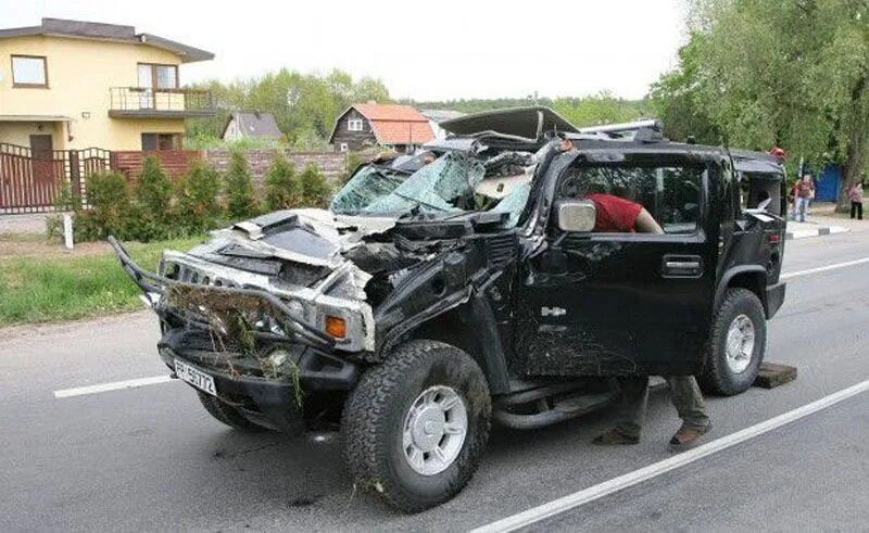 Дтп хаммер. Хаммер h2 краш тест. Хаммер h2 краш тест. Дтп хаммер. Hummer h2 дтп.