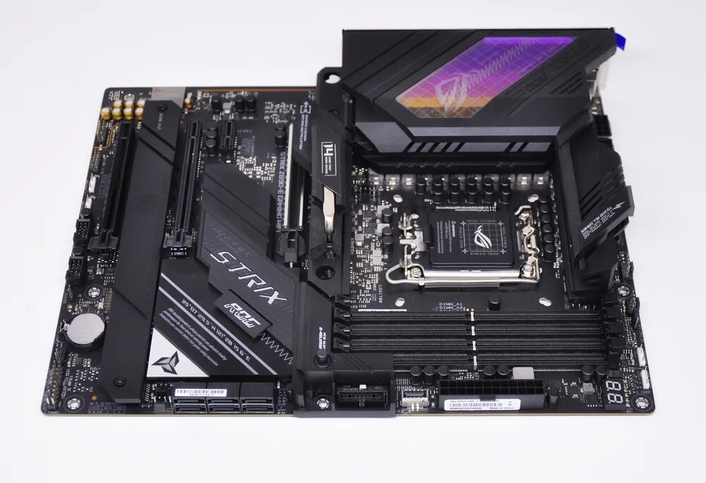 Asus z690 e gaming. ASUS ROG z690. Z690 ROG Strix. ASUS ROG Strix z690-f. ASUS ROG Strix z690-e.