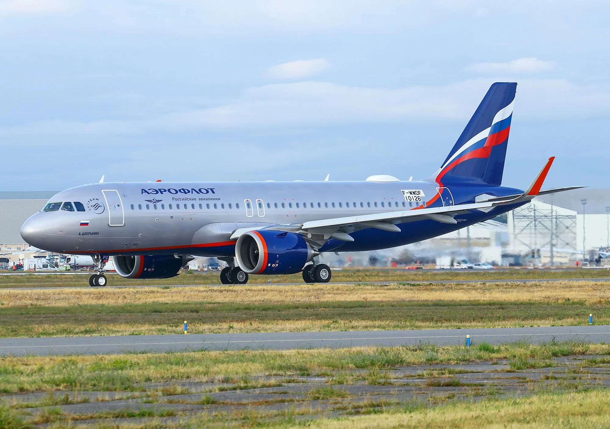 Эйрбас 320. Airbus a320neo Аэрофлот. Самолёт Аэробус а320 Аэрофлот. Аэробус а320 Нео Аэрофлот. A321neo Аэрофлот.