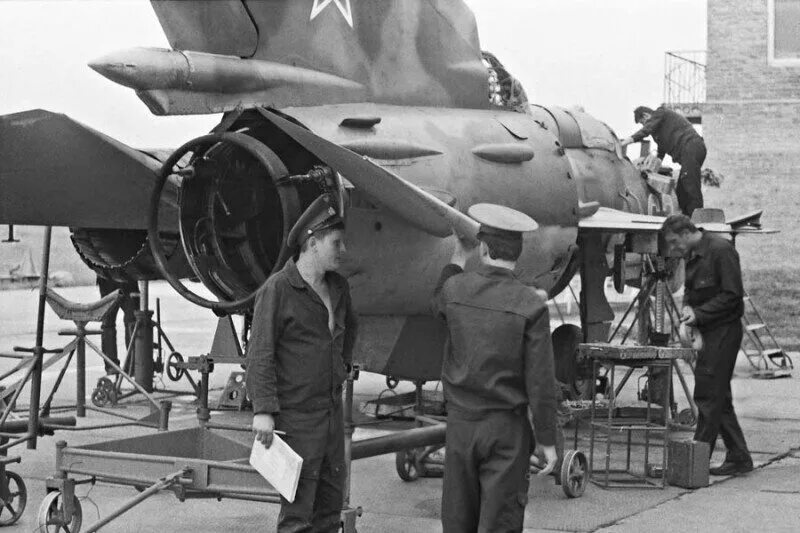 Миг 31 пермь. 41 иап аэродром постовая. Тэч в авиации. Су24 самолет. Тэч в авиации.