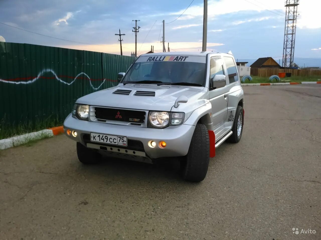 Дром приморский край паджеро. Mitsubishi Pajero Evolution 1997. Мицубиси Паджеро Эволюшн 1998. Mitsubishi Pajero Evolution левый руль. Паджеро 2 Эволюшн.