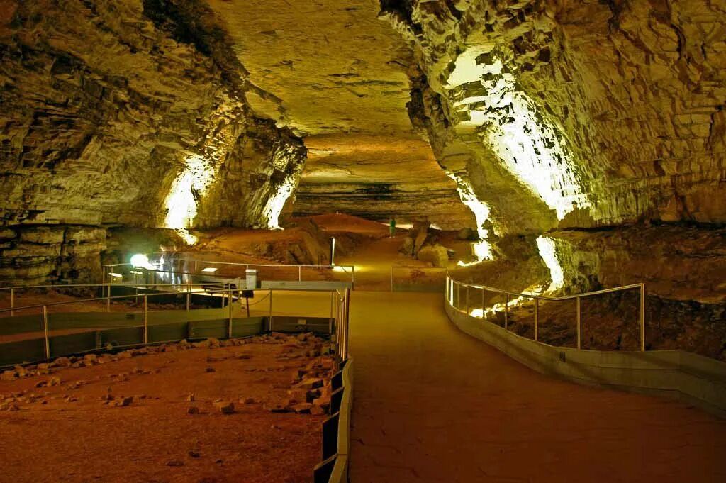 Мамонтова пещера в северной америке. Национальный парк Мамонтова пещера. Мамонтова пещера Кентукки. Национальный парк Мамонтова пещера США. Флинт Мамонтова пещера.