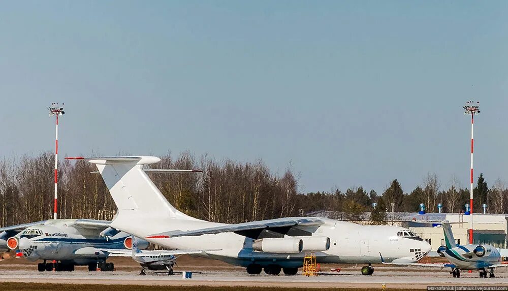 Национальный аэропорт минск вылеты. Фото старого аэропорта Минск.