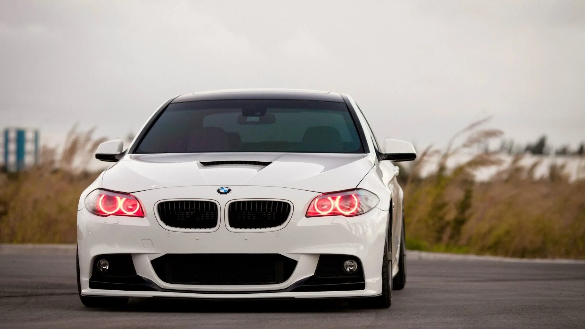 Машина bmw m 5. BMW m3 f10. BMW 3 f10. БМВ м5 белая. BMW m5 f10 белая.