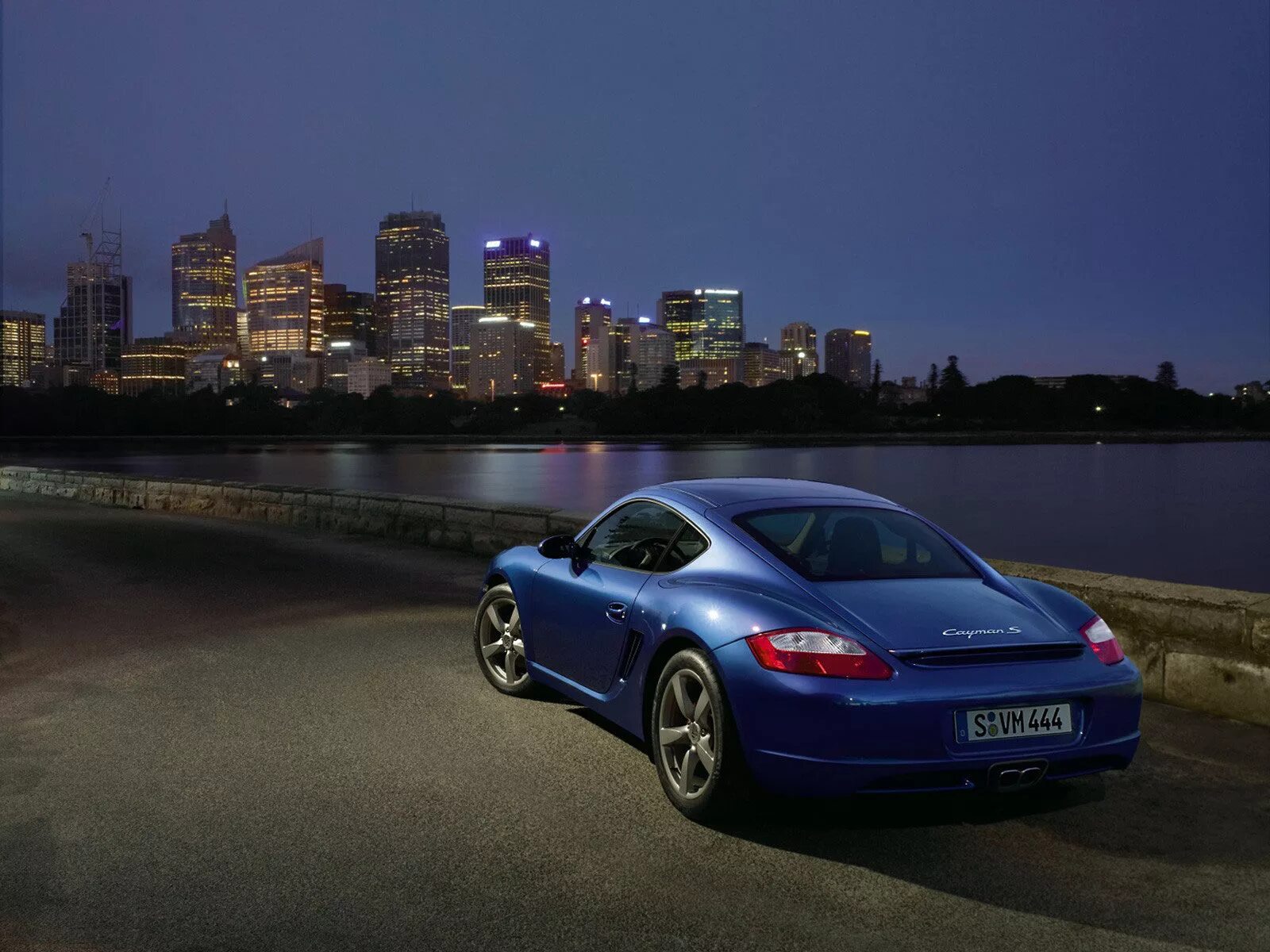 Porsche cayenne 911. Mercedes benz. Porsche город. Porsche 911 carrera 2005. Бежевый порше 911.