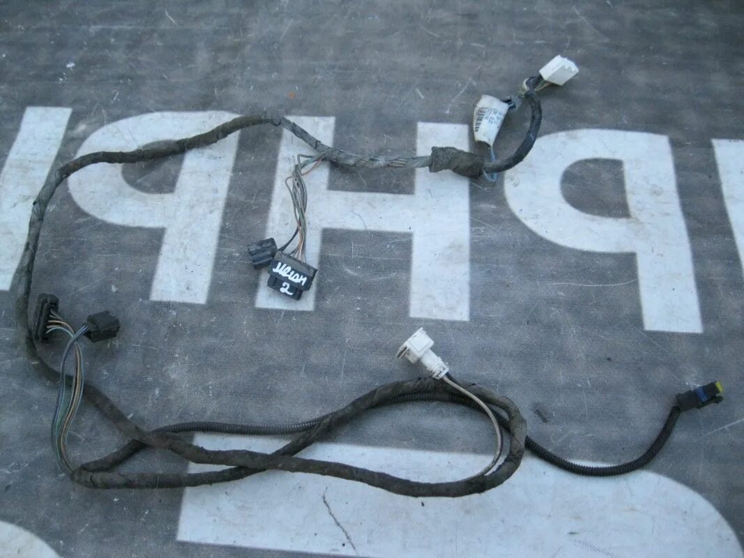 Меган 2 схема кан шины. Рено меган 2 подогрев сидений проводка. Проводка двери меган 2. Рено меган 2 расположение жгутов электропроводки. 5 дизель.