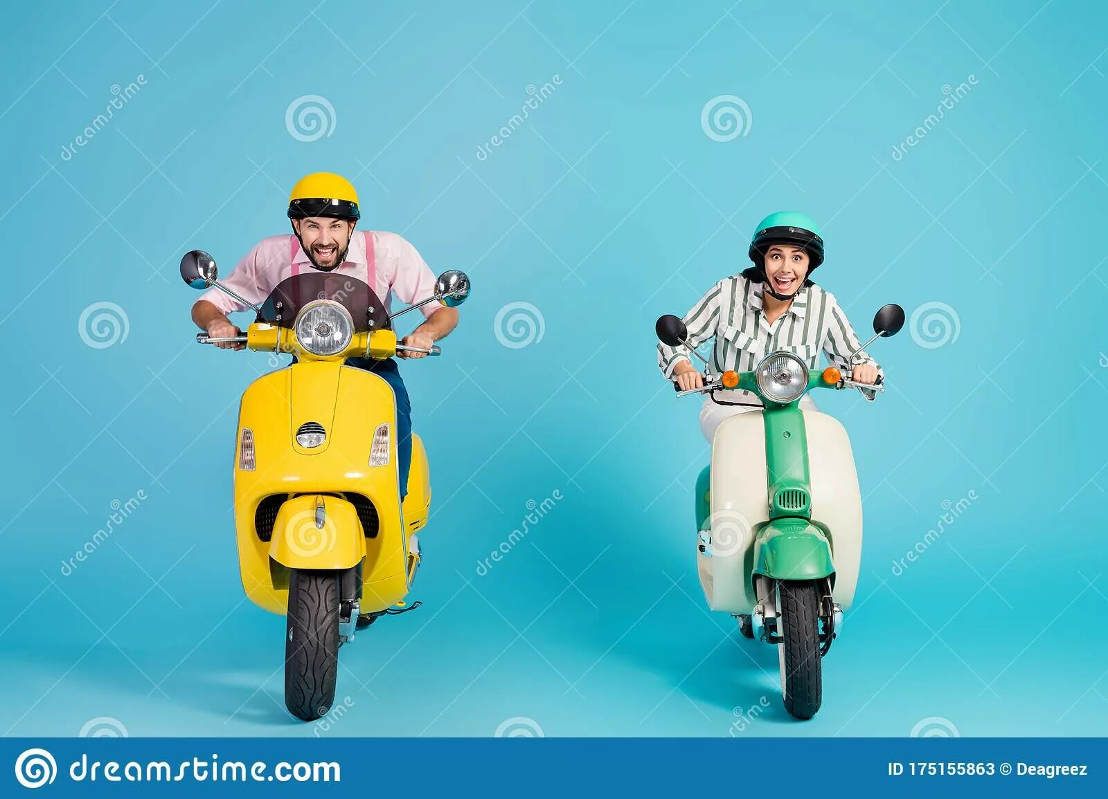 Fun for two. Хипстер на скутере. Мопед большое поступление. Moped big Wheels.