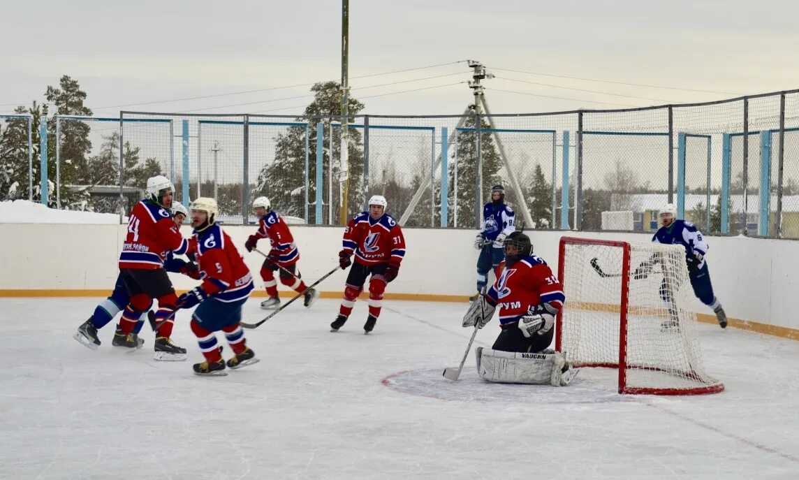 биатлонный центр ханты-мансийска. югра лыжи. биатлонисты хмао югры команда. юношеская сборная югры биатлон. сборная команды югры по биатлону сургут.