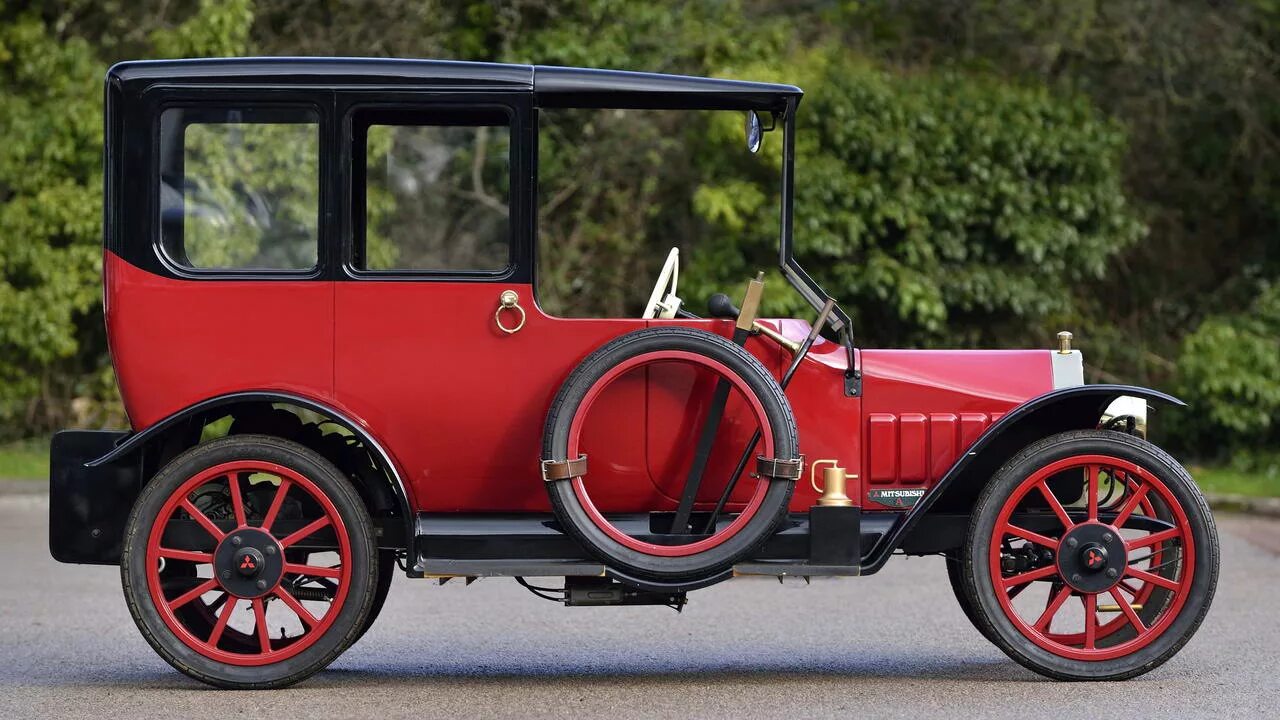 Первая мицубиси. Mitsubishi model a. Первая машина Митсубиси. Самая 1 модель Mitsubishi. Mitsubishi первый автомобиль.