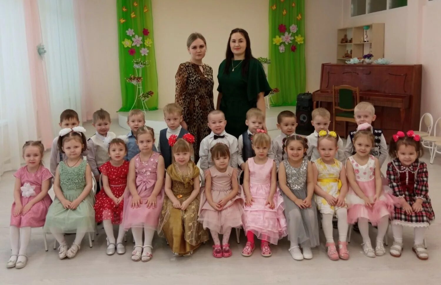 Весенний утренник. Утренник в садике. 8 утренник садик. Тематический концерт в детском саду. 8 утренник садик.