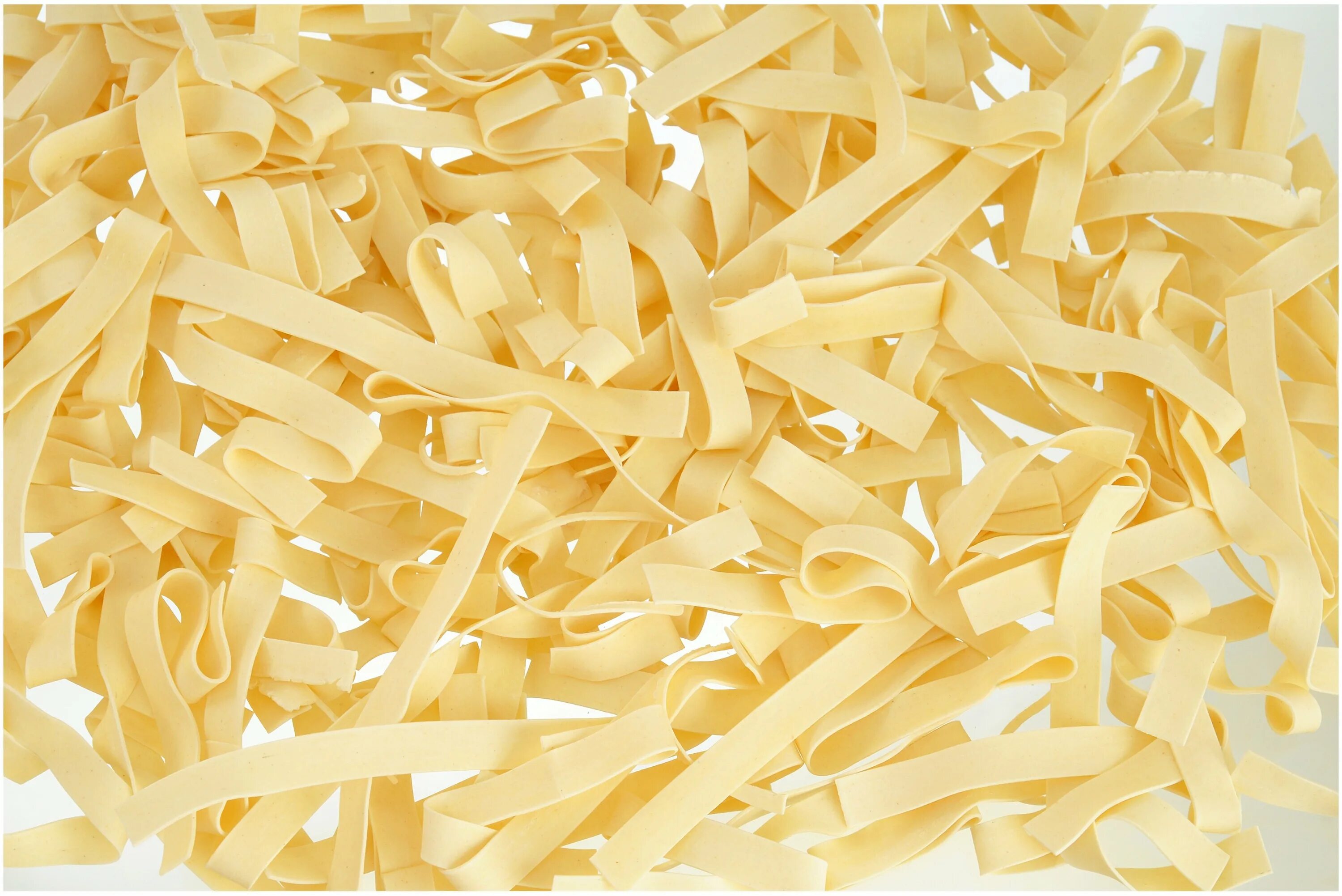 лапша. белые спагетти. морковная лапша. лапша этикетка. тальятелле 1.