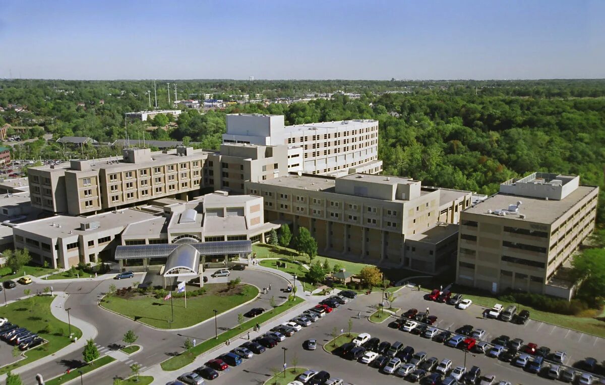 Америка госпиталь. Госпиталь США. Госпиталь США 2003. Больницы в США. Здания госпитали в США.