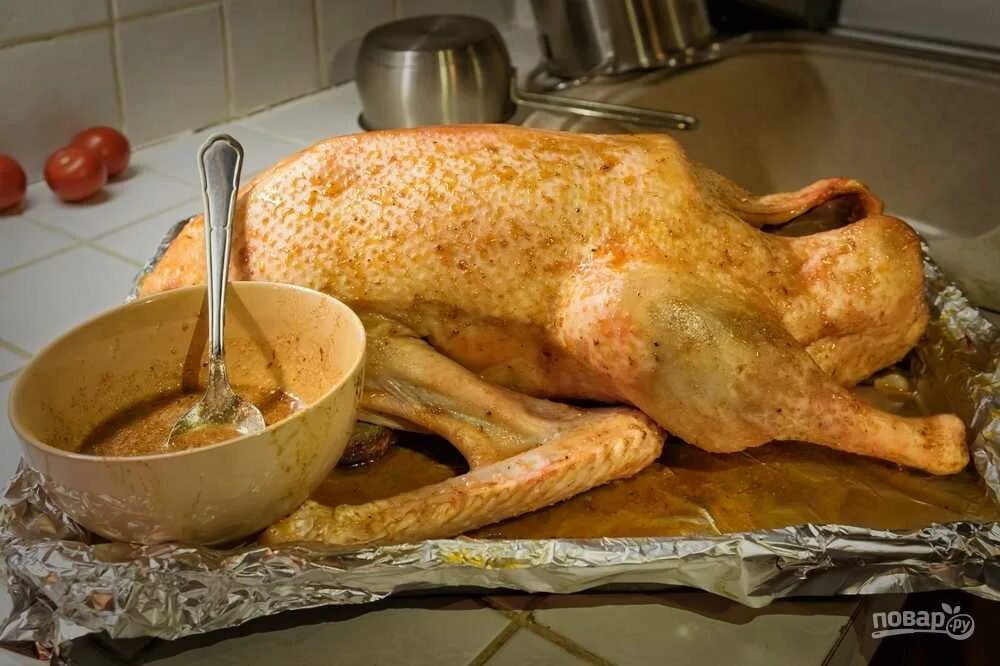 Маринад гуся для запекания в духовке. Маринад для гуся в духовке. Мариновать гуся для запекания в духовке целиком. Мариновать гуся для запекания в духовке целиком. Гусь в рукаве для запекания.