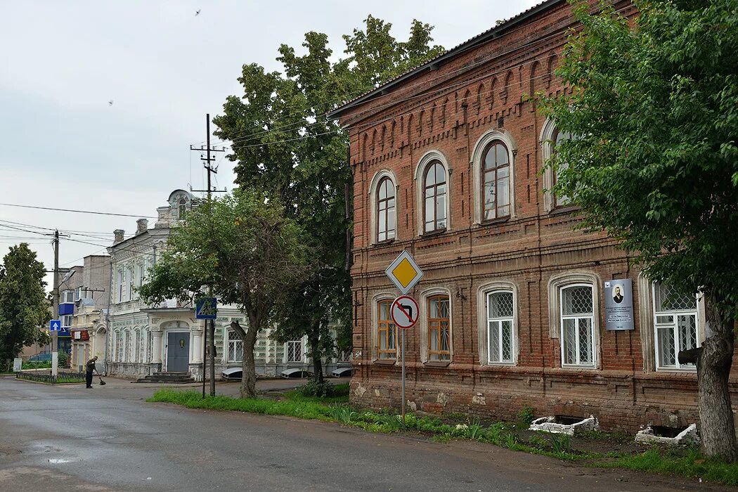 Сарапул ул первомайская. Сарапул первомайская 68. Драмтеатр сарапул. Сарапул набережная. Духовное училище сарапул.