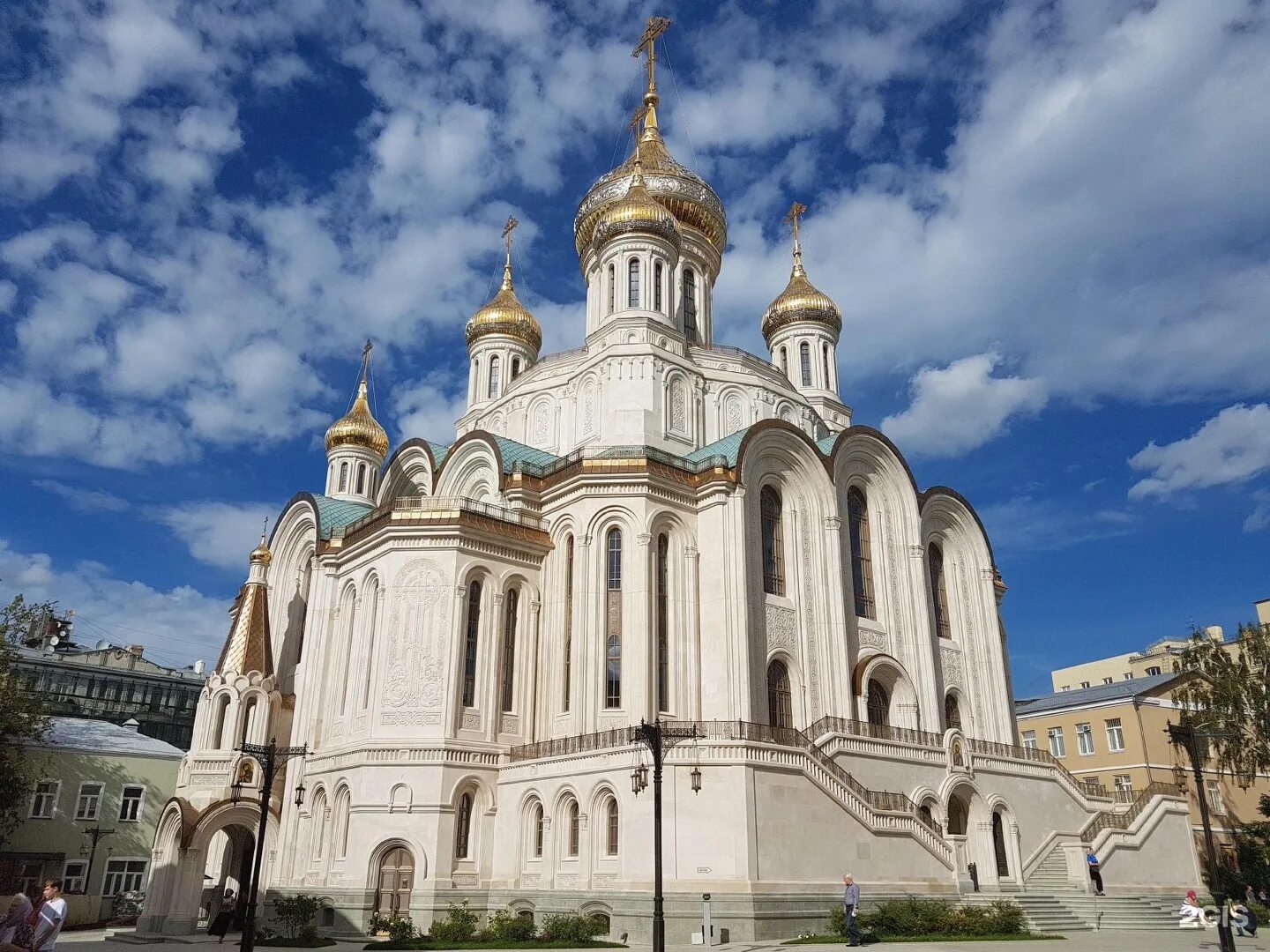 На какой улице находится храм. Храм сретенского монастыря в москве. сретенский монастырь храм новомучеников. собор новомучеников в сретенском монастыре. сретенский монастырь на лубянке.
