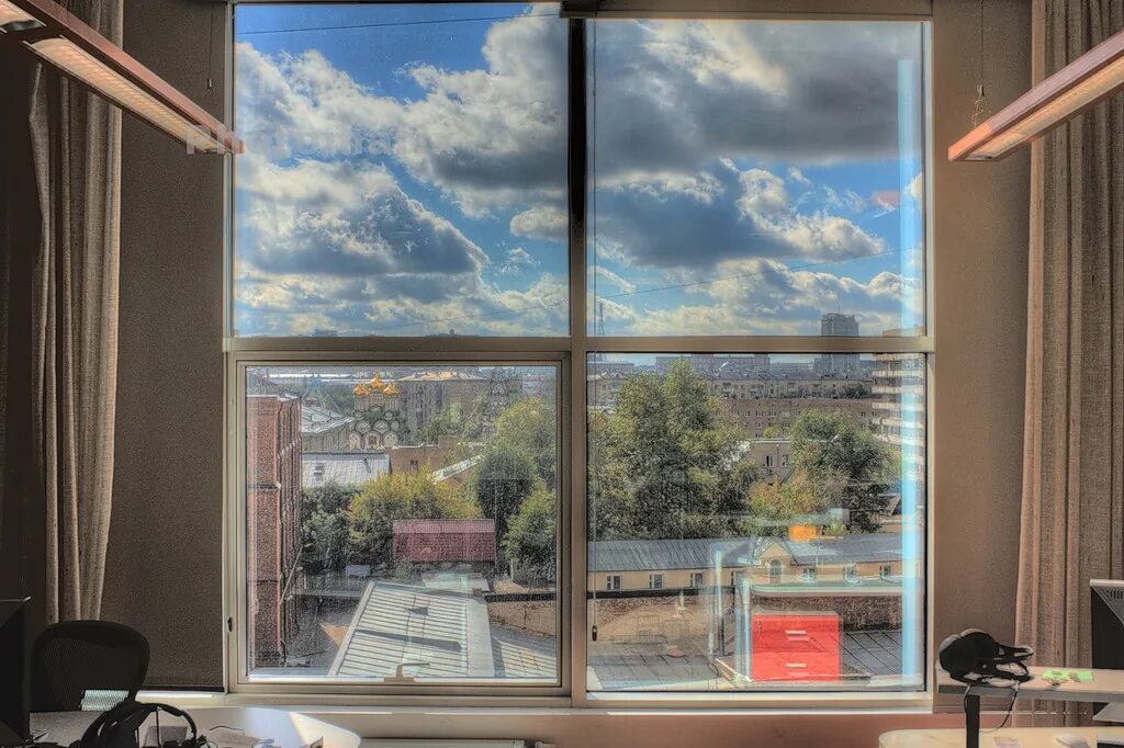 Window forums forum. Окно в квартире. Вид из окна. Окно вид с улицы. Вид из окна квартиры.